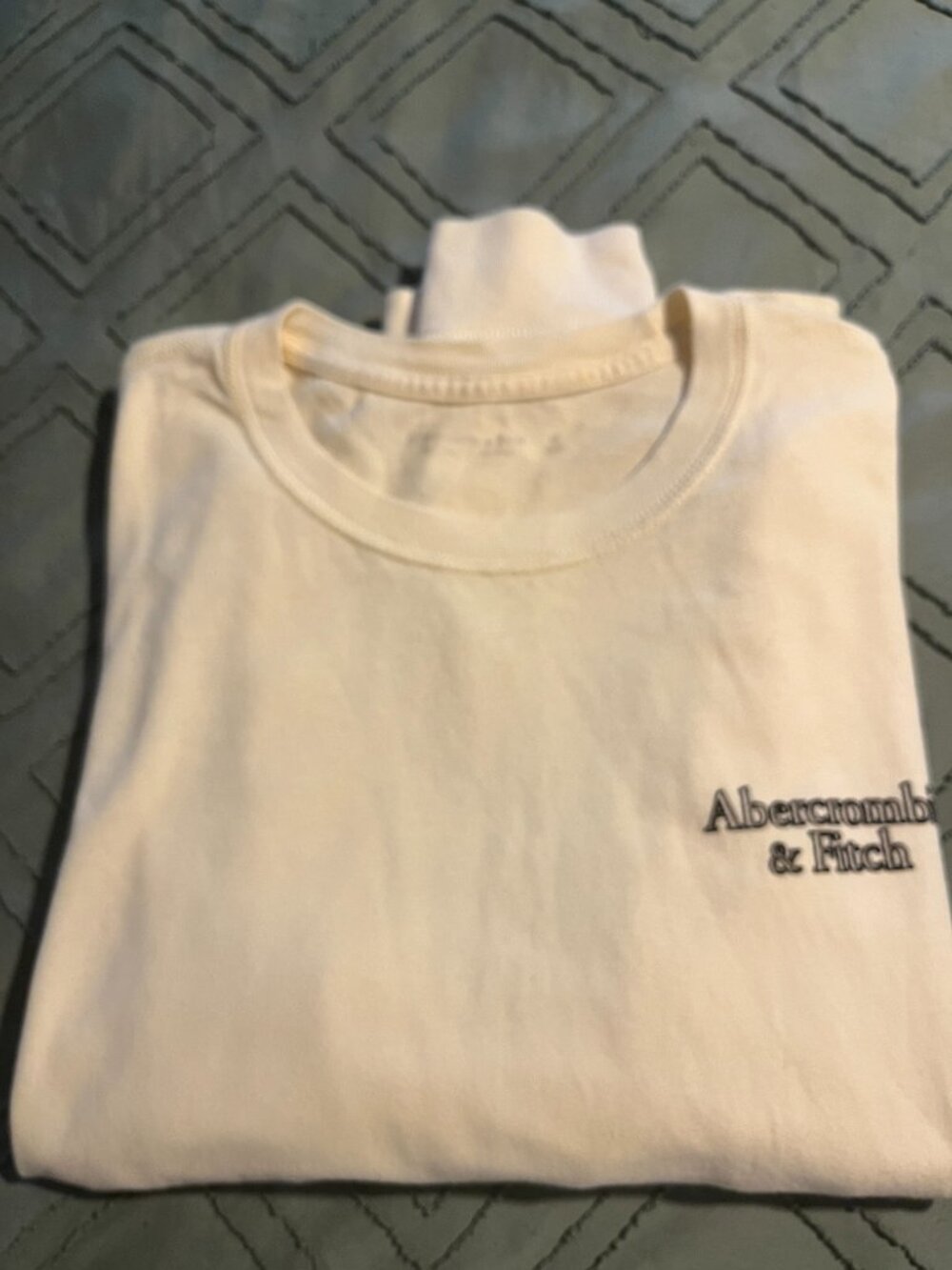 ABERCROMBIE & FITCH   LONG SLEEVE   TEE UNISEX  MEDIUM/SMALL